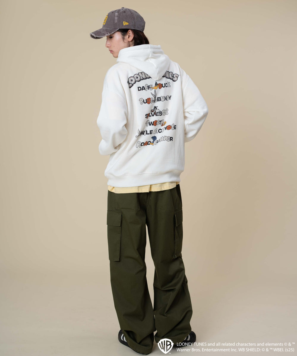 ホワイト モデル：176cm L着用