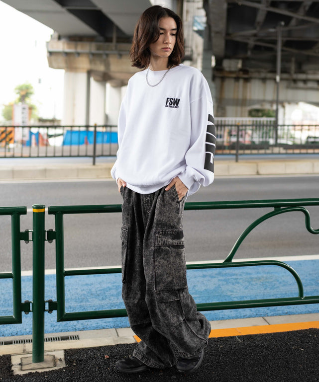 ホワイト モデル：175cm L着用