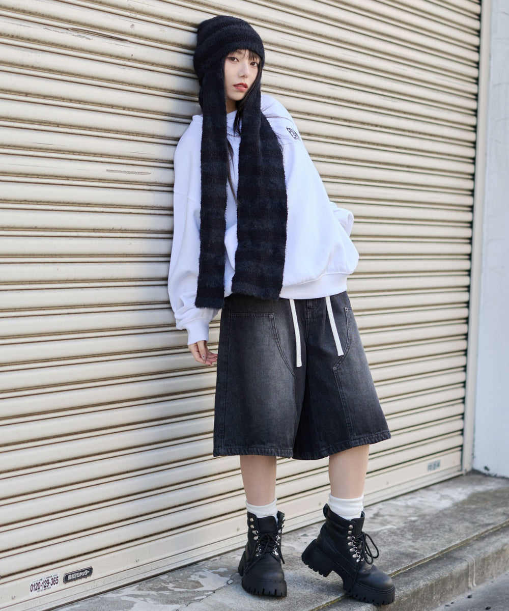 ホワイト　モデル：159cm L着用