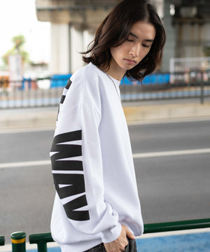 ホワイト モデル：175cm L着用