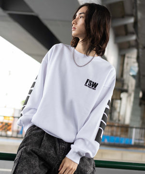 ホワイト モデル：175cm L着用