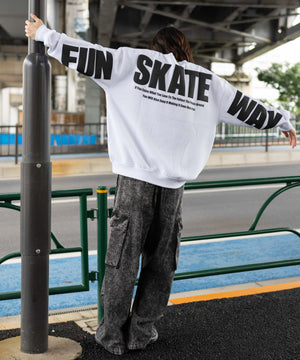 ホワイト モデル：175cm L着用