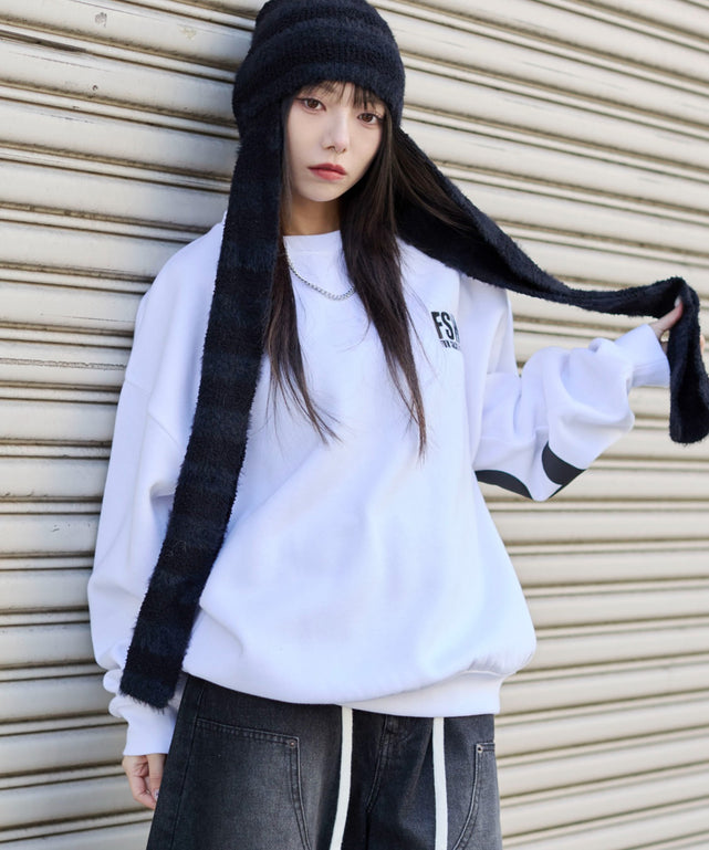 ホワイト　モデル：159cm L着用