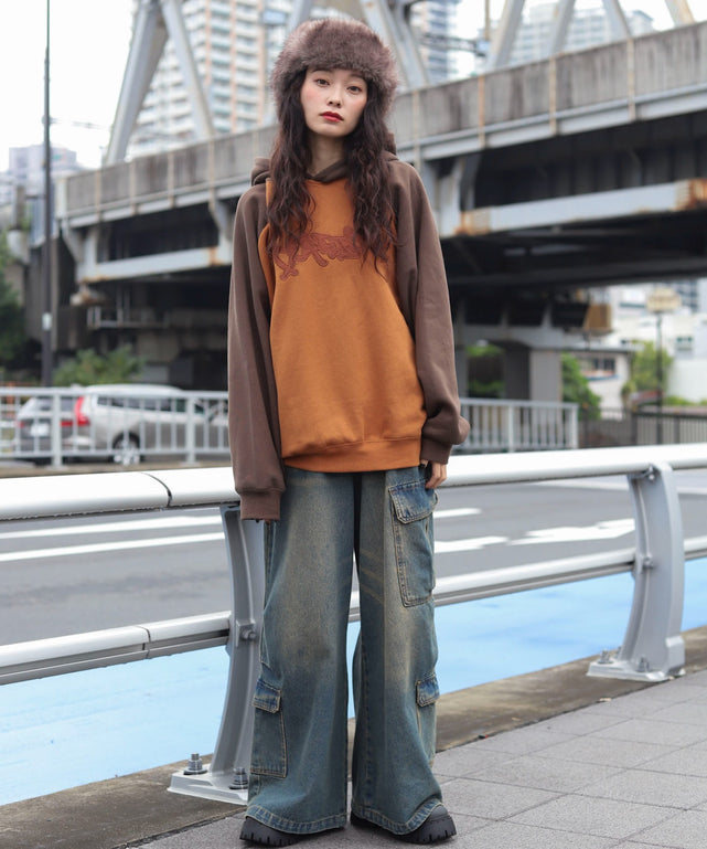 ブラウン　モデル：161cm L着用