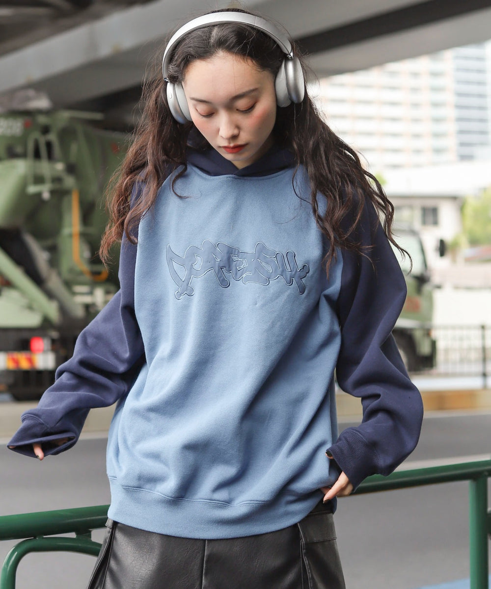 ブルー　モデル：161cm L着用