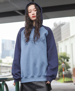 ブルー　モデル：161cm L着用