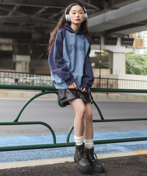 ブルー　モデル：161cm L着用