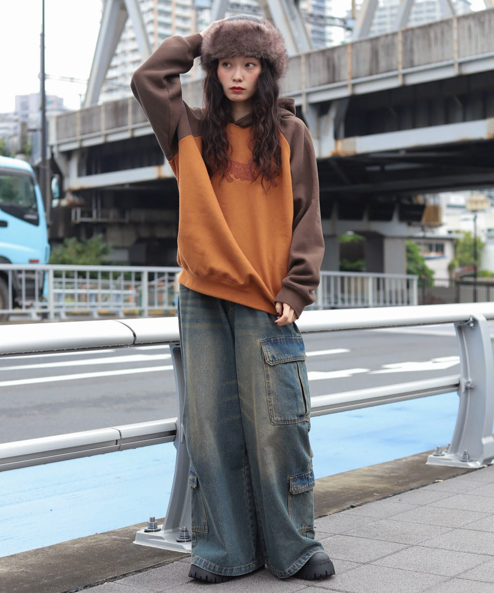 ブラウン　モデル：161cm L着用