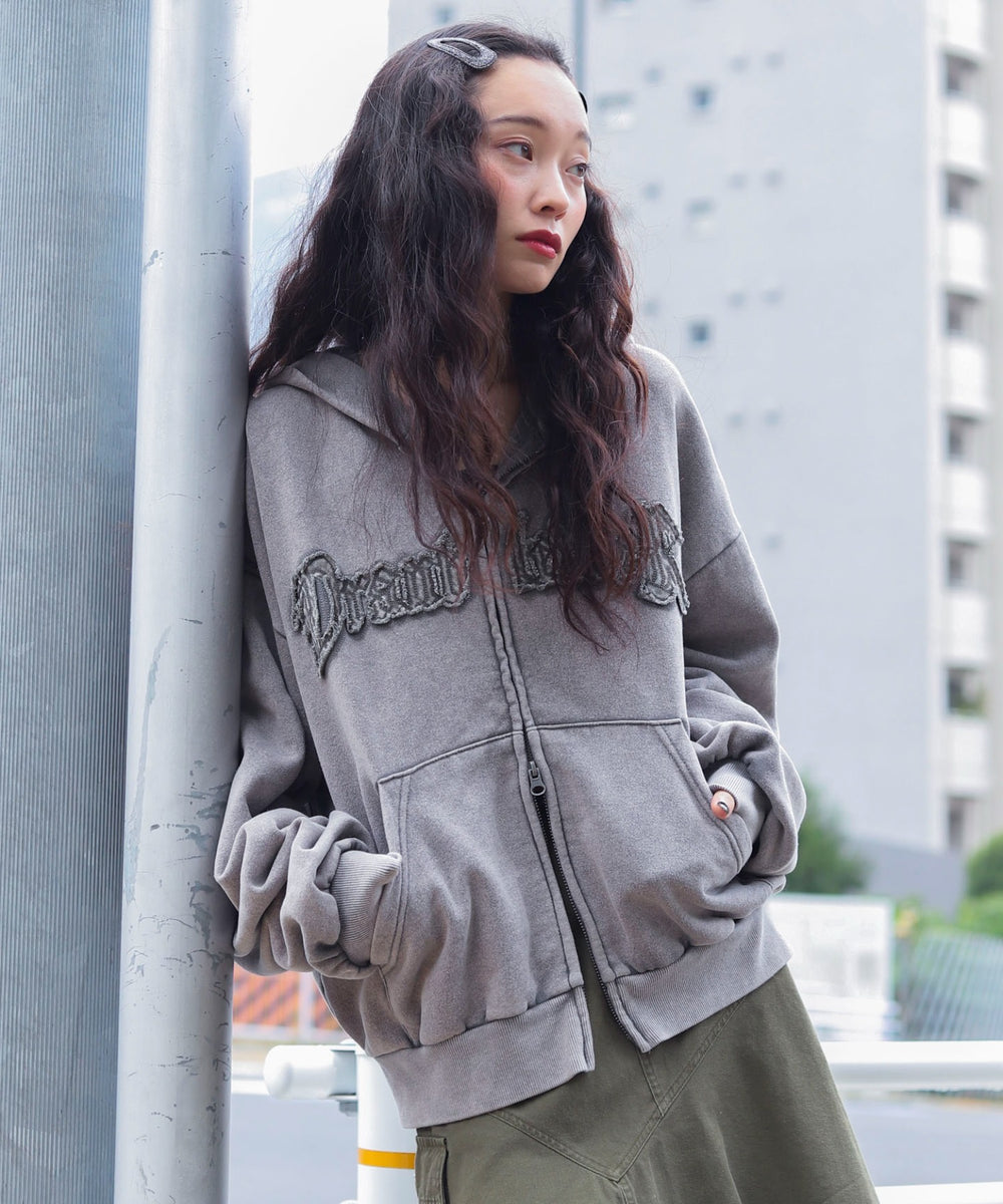 グレー　モデル：161cm L着用