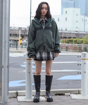 Dグリーン　モデル：161cm L着用