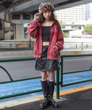 レッド　モデル：161cm L着用