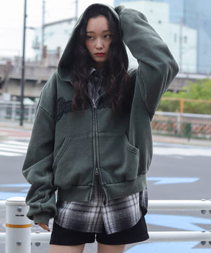 Dグリーン　モデル：161cm L着用