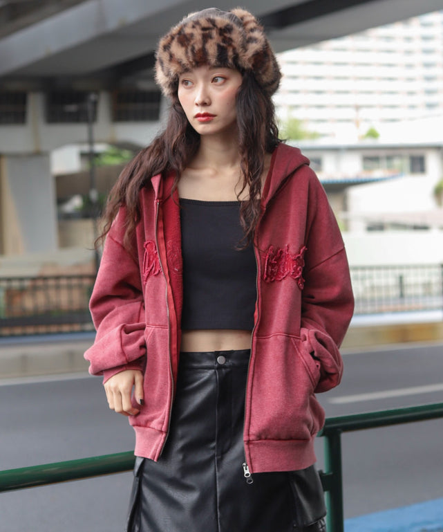 レッド　モデル：161cm L着用