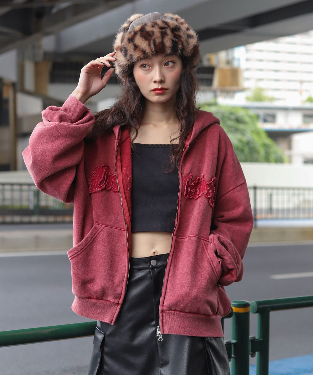 レッド　モデル：161cm L着用