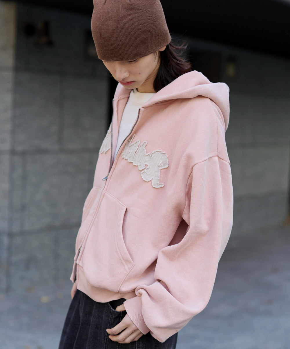 ピンク モデル：175cm L着用