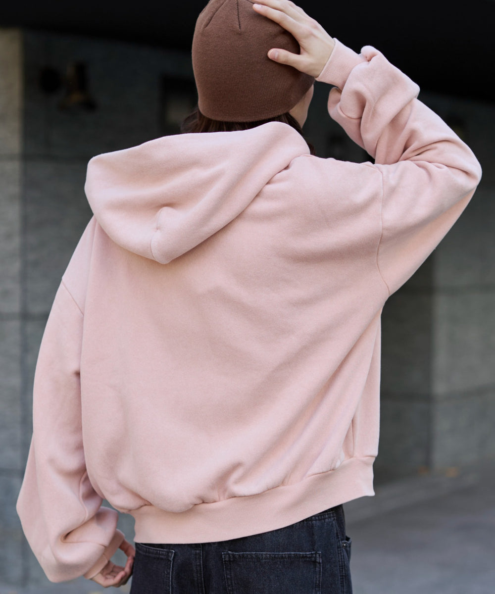 ピンク モデル：175cm L着用