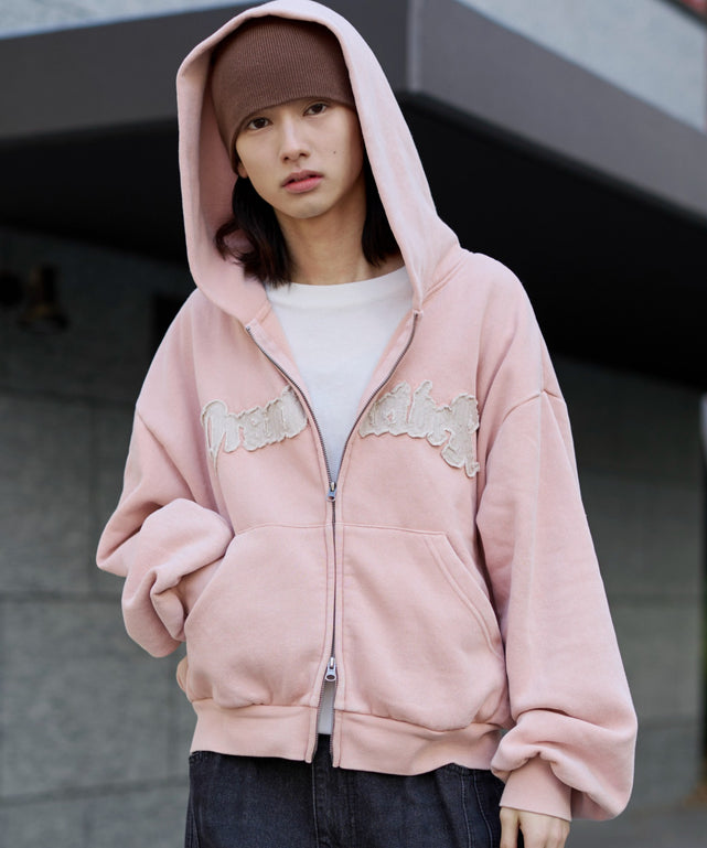 ピンク モデル：175cm L着用