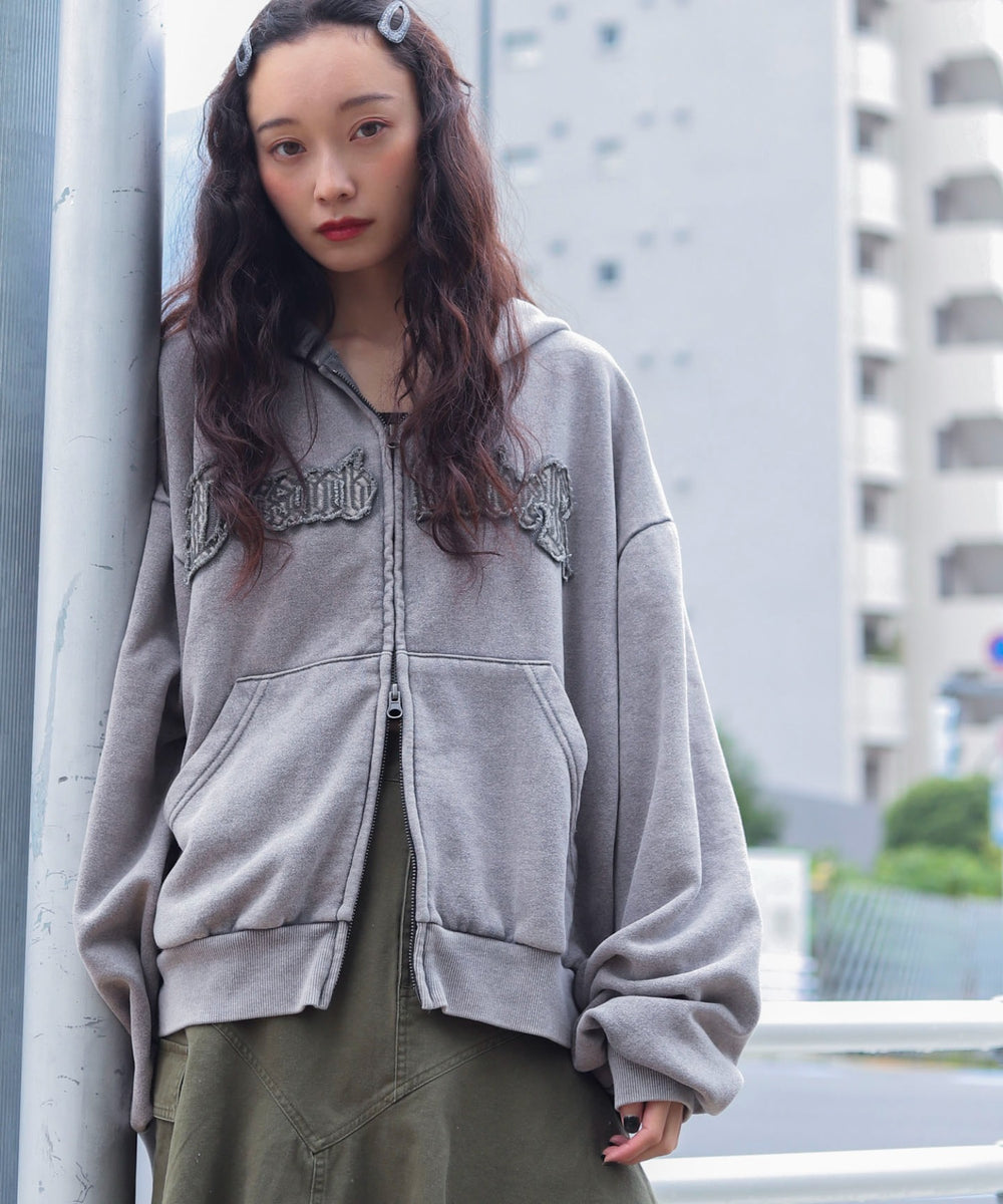 グレー　モデル：161cm L着用