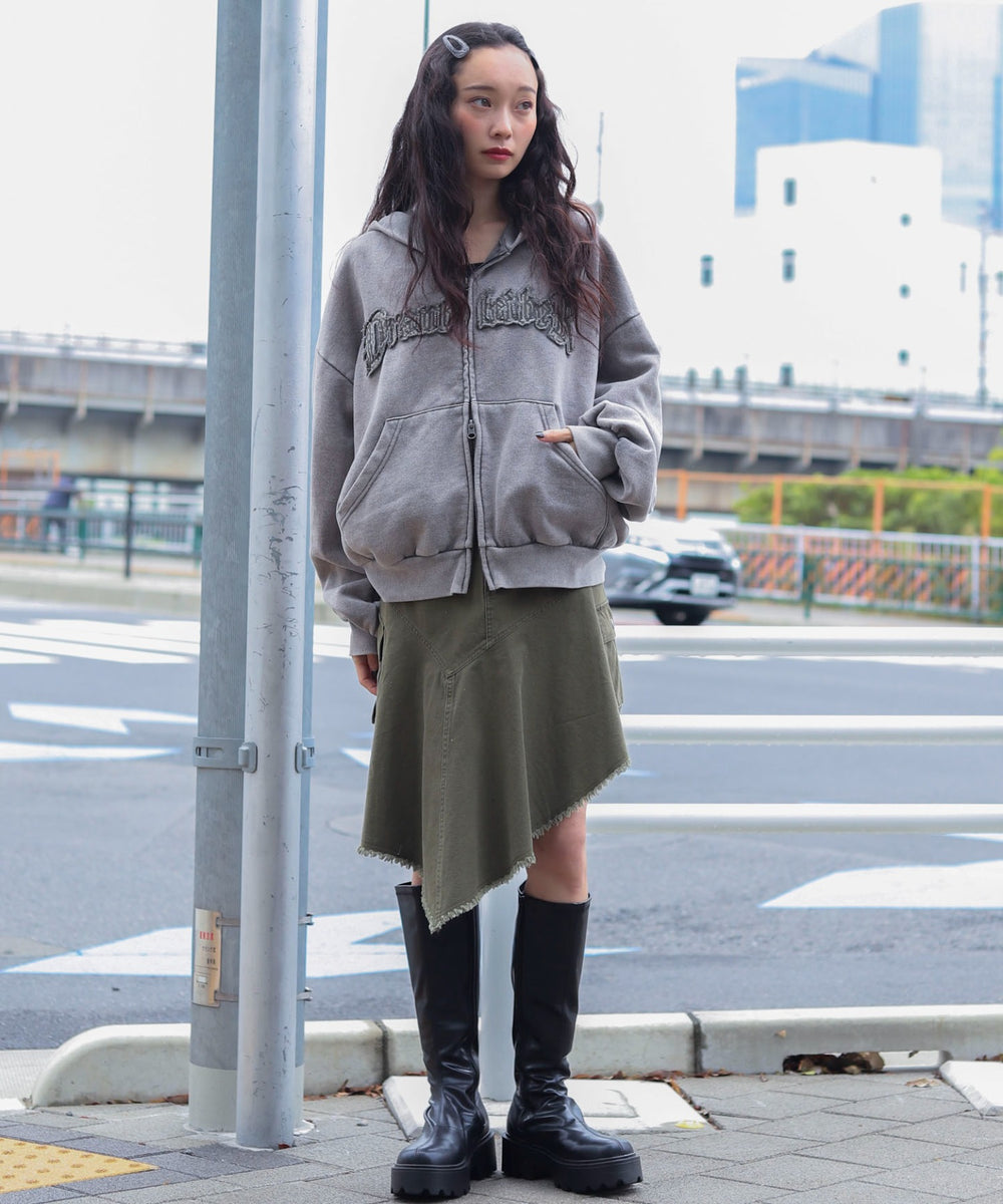 グレー　モデル：161cm L着用