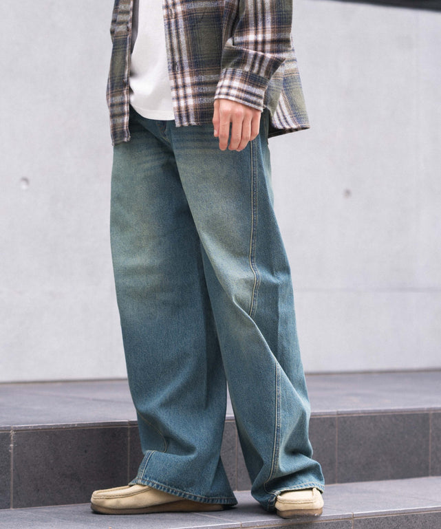 デニム中濃加工 モデル：180cm L着用