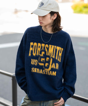 ネイビー モデル：175cm L着用