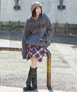 スミクロ　モデル：159cm L着用