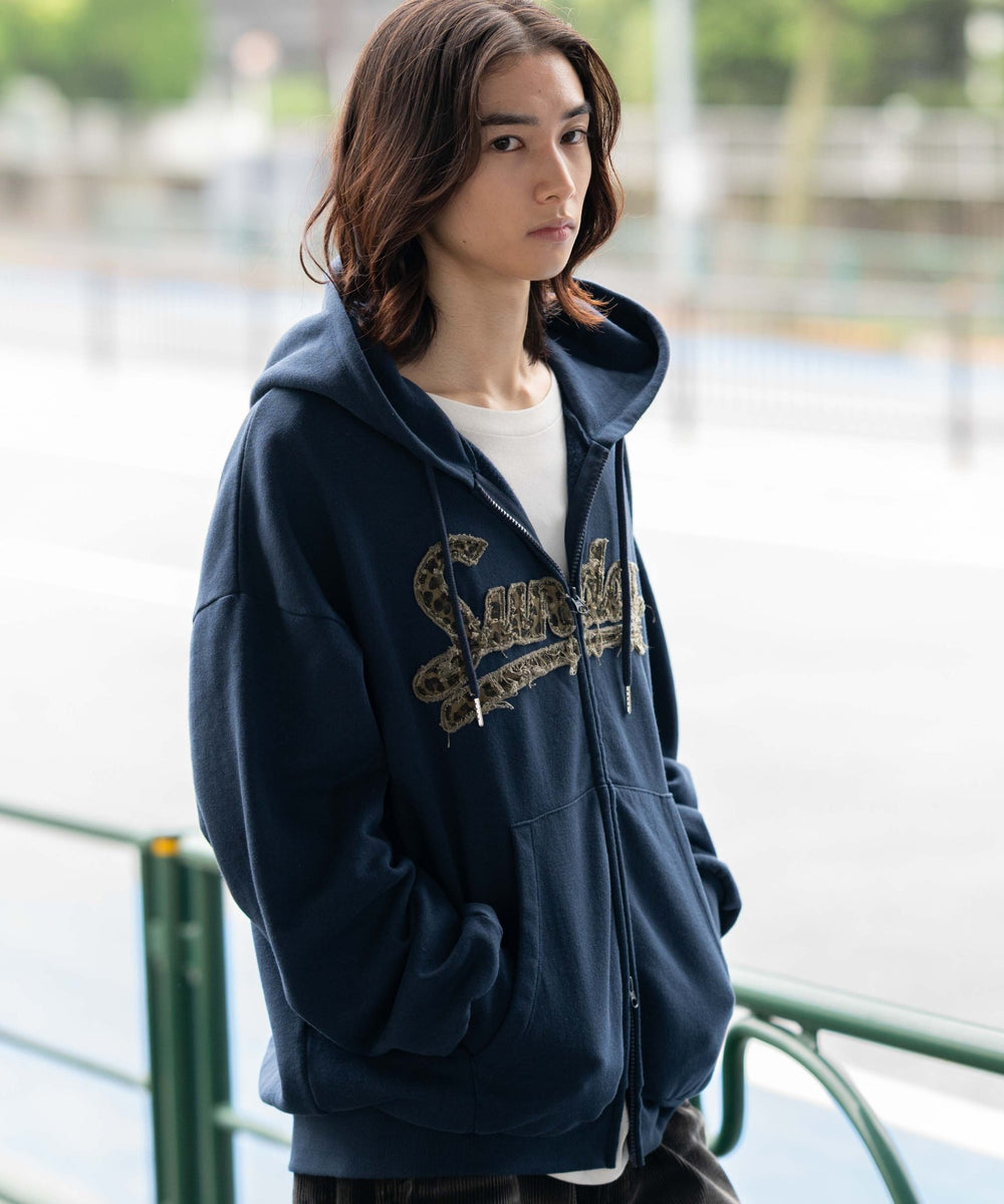 ネイビー モデル：175cm L着用