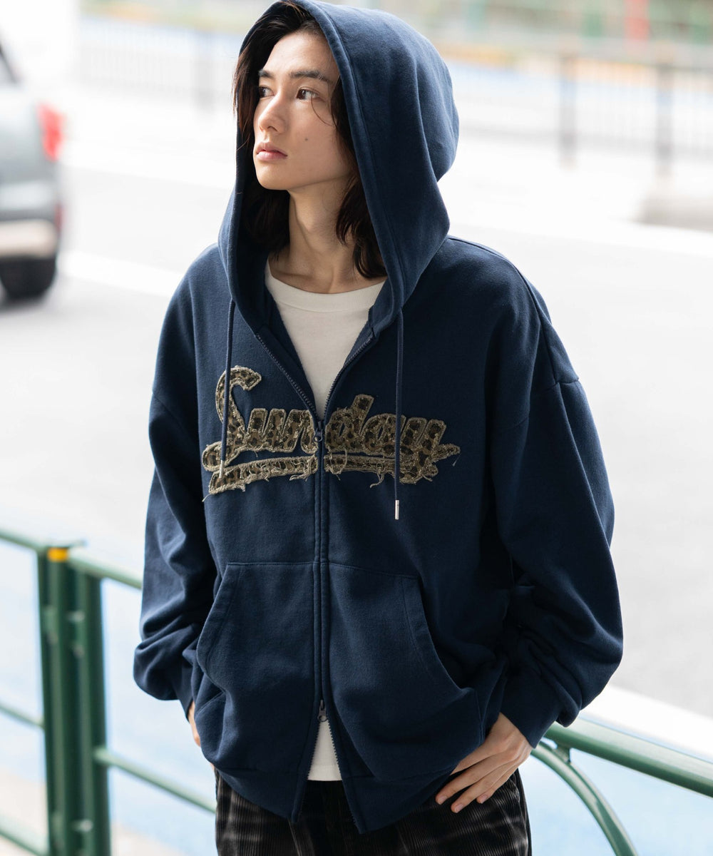 ネイビー モデル：175cm L着用