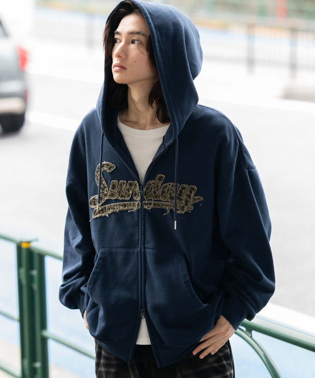 ネイビー モデル：175cm L着用