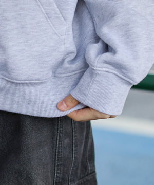 裏起毛エンボスステッチロゴプルパーカー