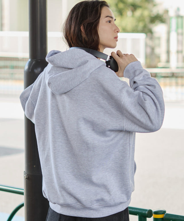 アッシュグレー モデル：175cm L着用