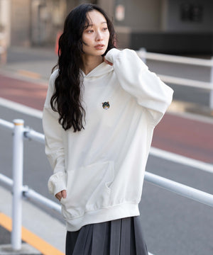 ホワイト　モデル：161cm L着用