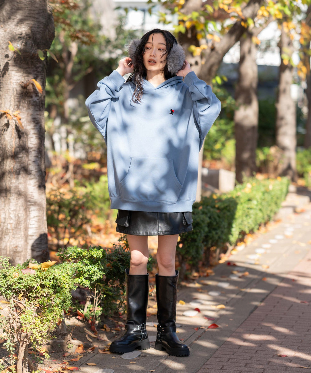 ブルー　モデル：161cm L着用