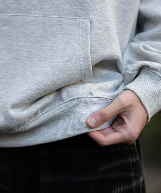 ワンポイント刺繍プルパーカー