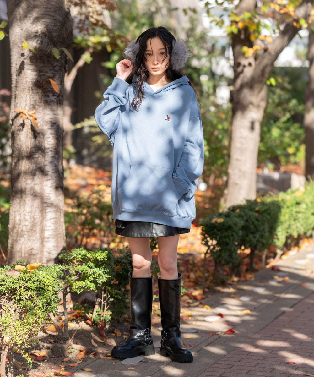 ブルー　モデル：161cm L着用