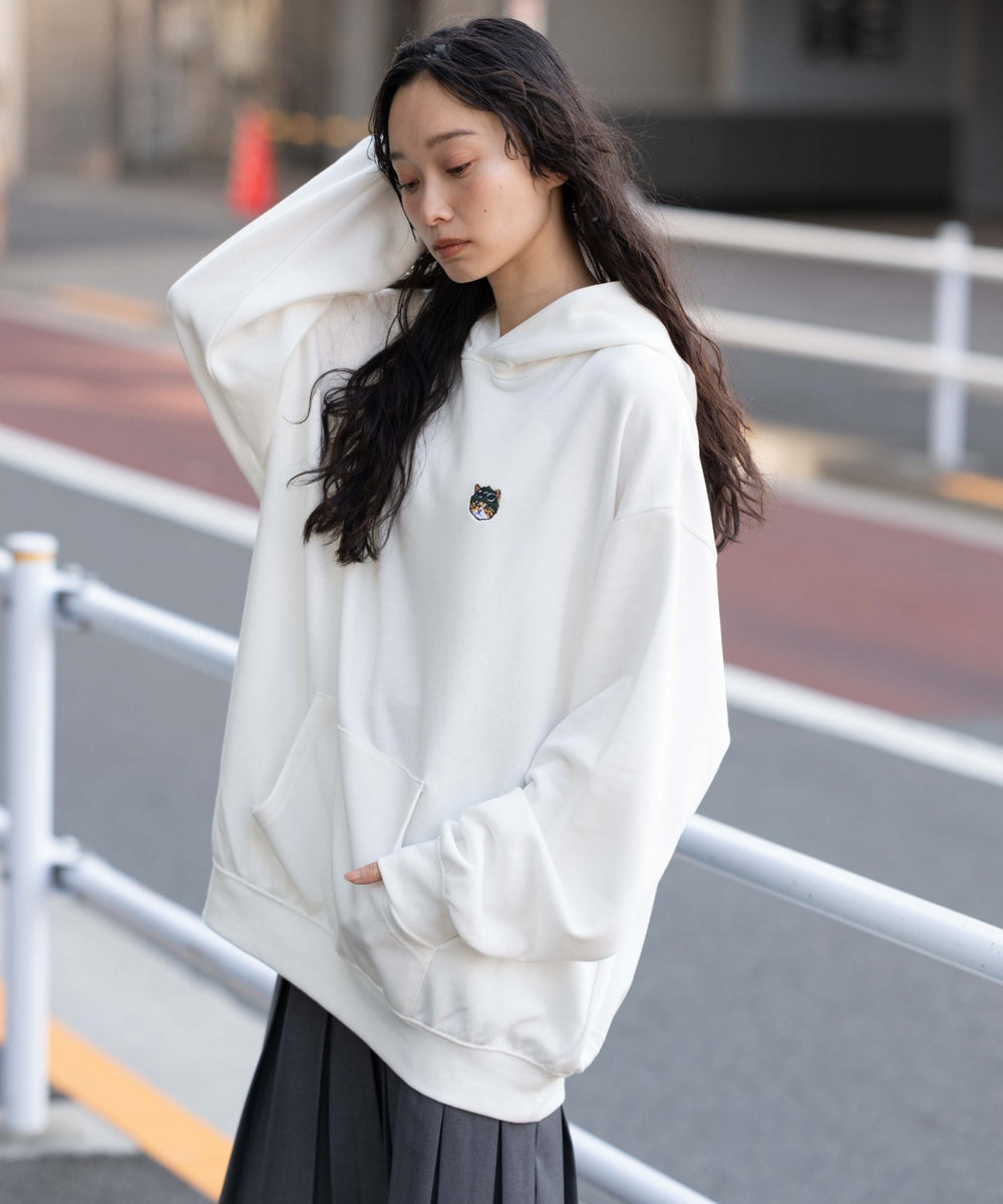 ホワイト　モデル：161cm L着用