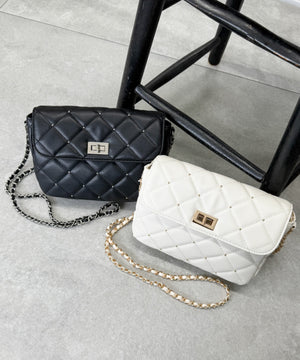 キルティングフラップチェーンショルダー