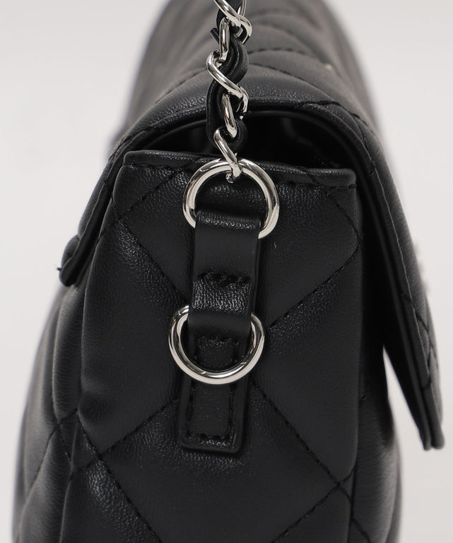 キルティングフラップチェーンショルダー