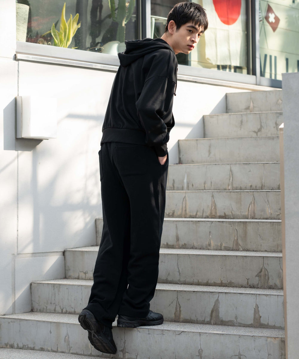 ブラック モデル：180cm F着用