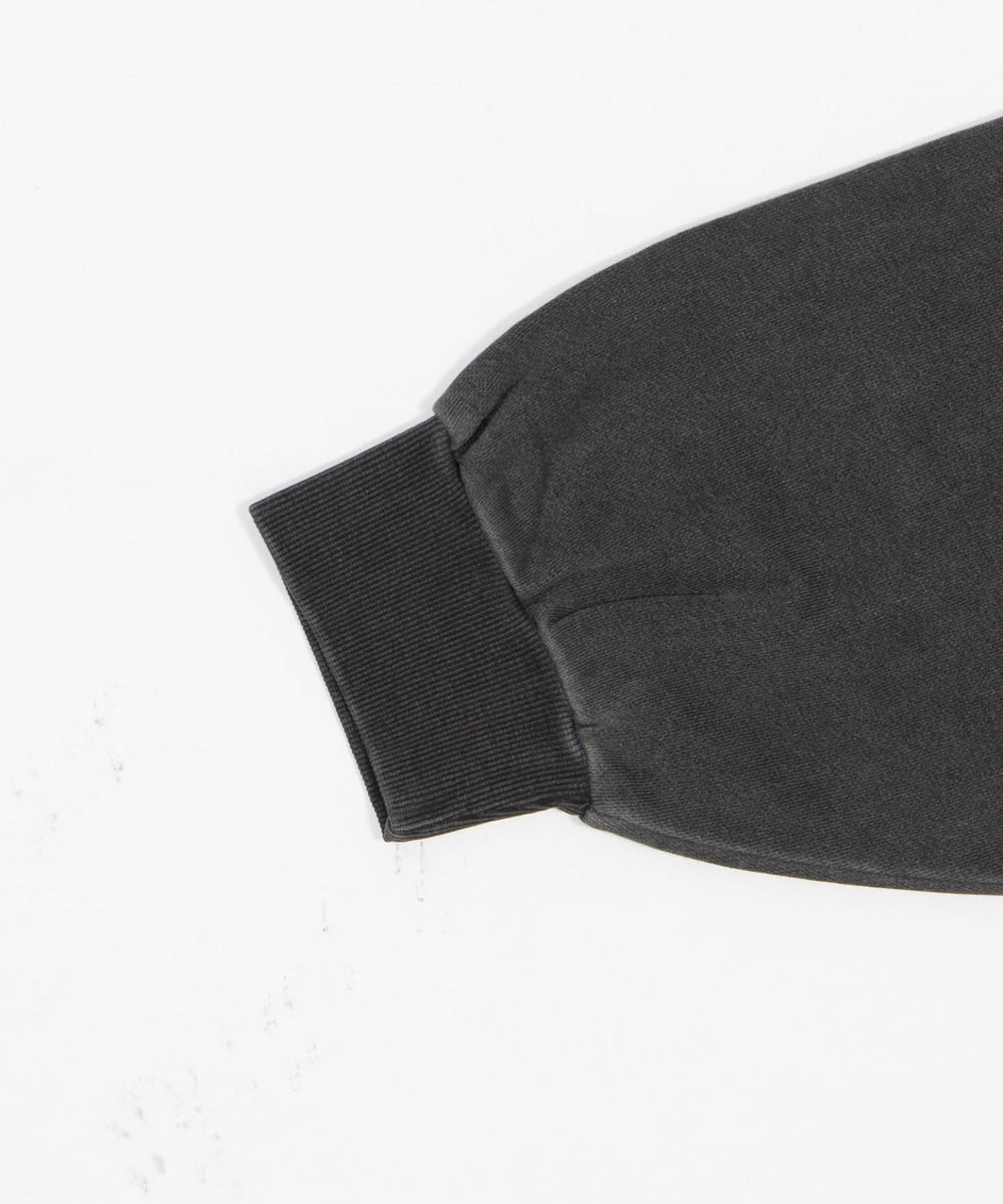 グラフィックバルーンクロップドプルパーカー