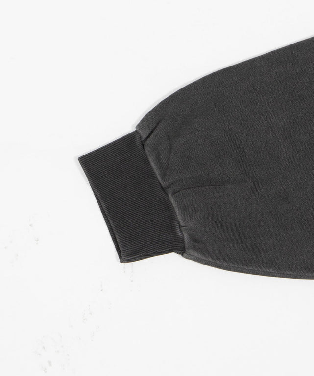 グラフィックバルーンクロップドプルパーカー