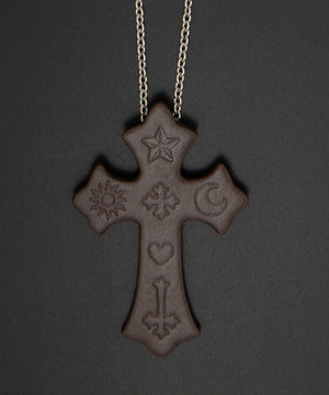 MPUエンボスロゴクロスネックレス