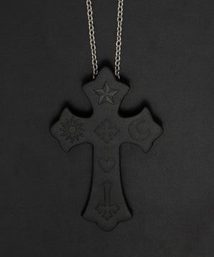 MPUエンボスロゴクロスネックレス