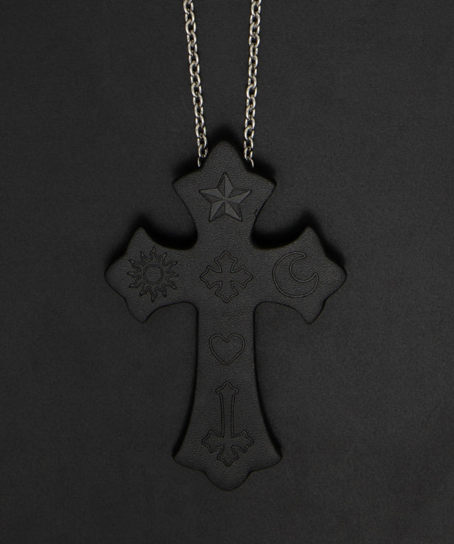 MPUエンボスロゴクロスネックレス