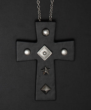 MPUスタッズクロスネックレス