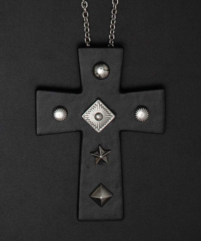 MPUスタッズクロスネックレス