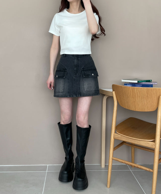 ホワイト モデル：160cm M着用