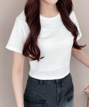 ホワイト モデル：160cm M着用