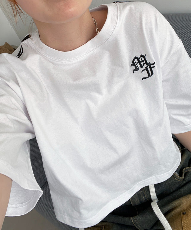 ホワイト モデル：155cm M着用