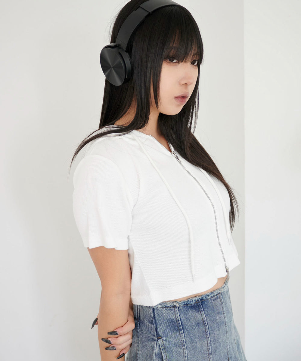 ホワイト モデル：160cm F着用